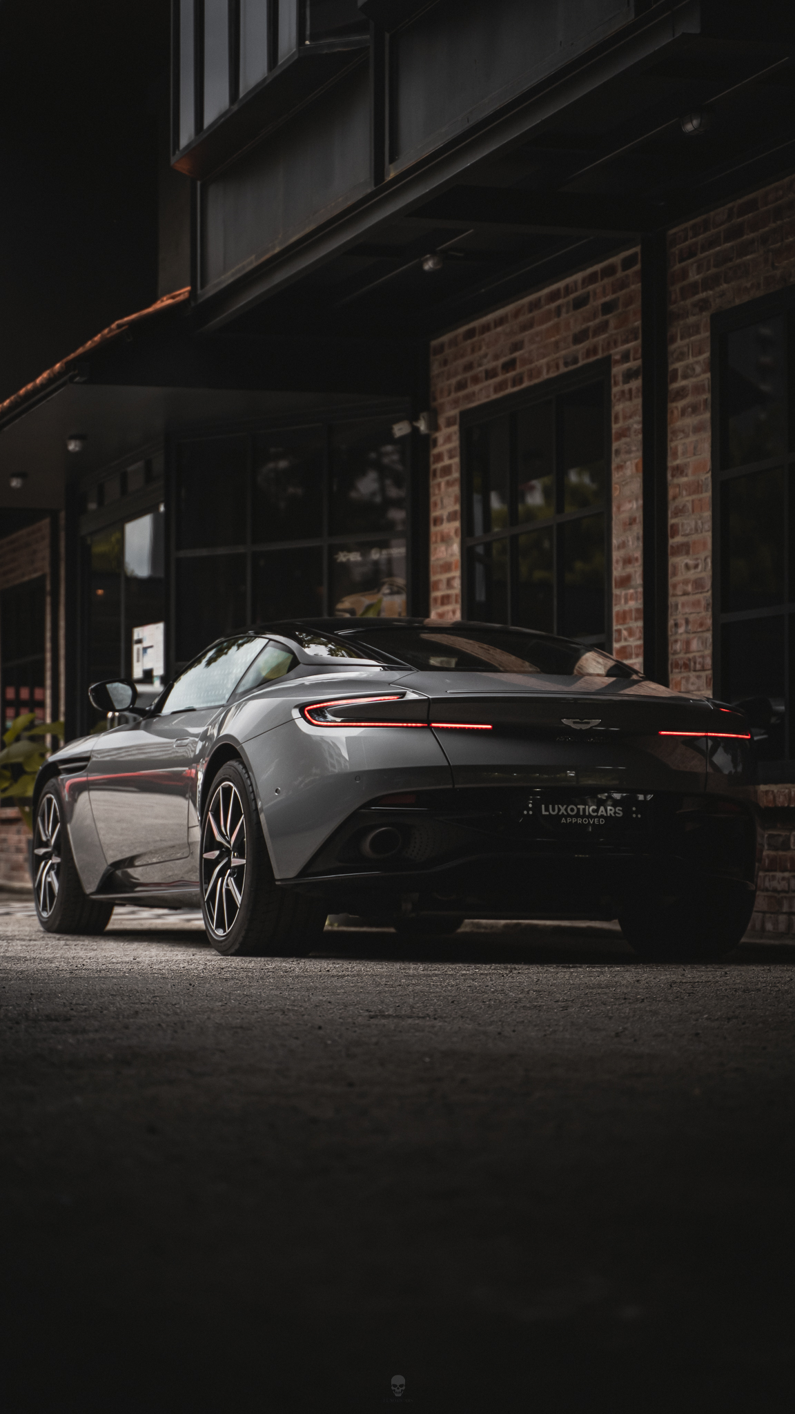 Aston Martin DB11 V12 2018