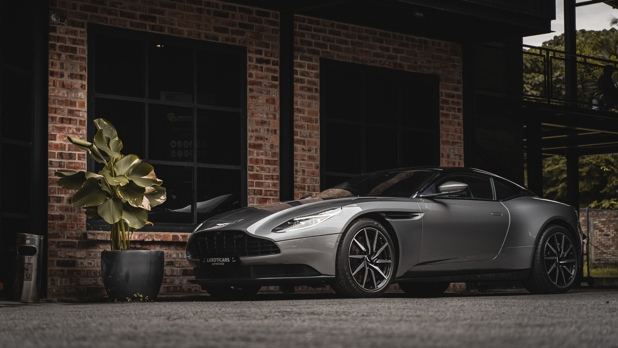 Aston Martin DB11 V12 2018