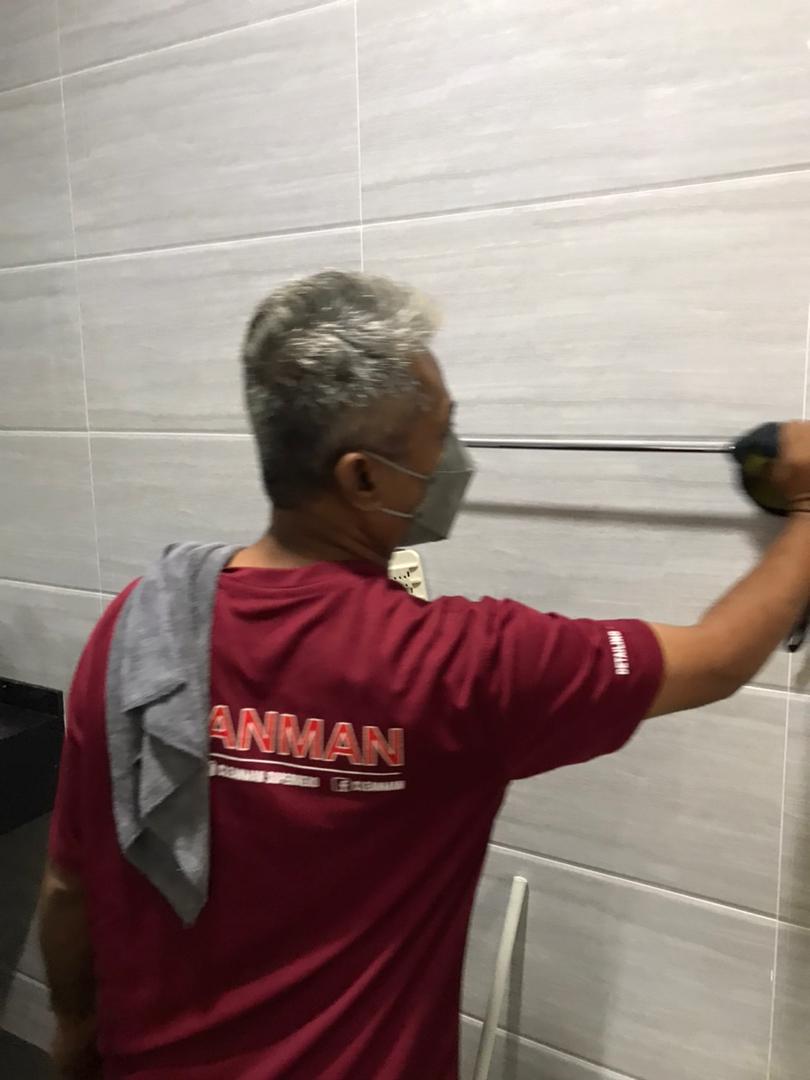 Cleanman cleaning superhero